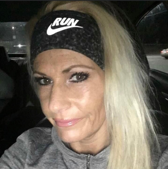 Meet your Posher, Kim - Picture 2 of 3